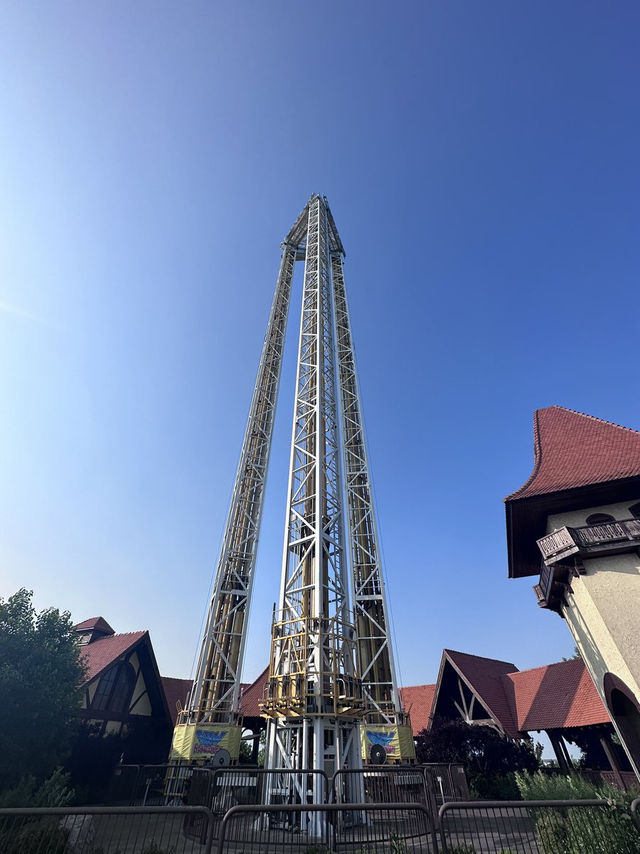 djsnakeMusic's tweet photo. @Beleafkk26 @joeyferg Banger ride and I’ve been on a lot of drop towers that one was one of the best https://t.co/09cMzD3iWb