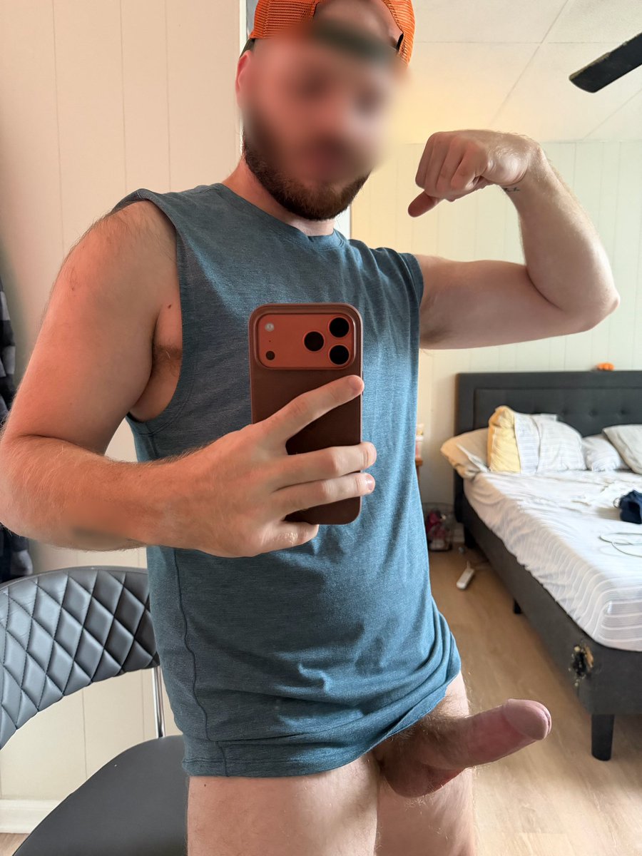dontaej0's tweet photo. get down on your knees and let me throat fuck you🍆 https://t.co/DyE2osk89f