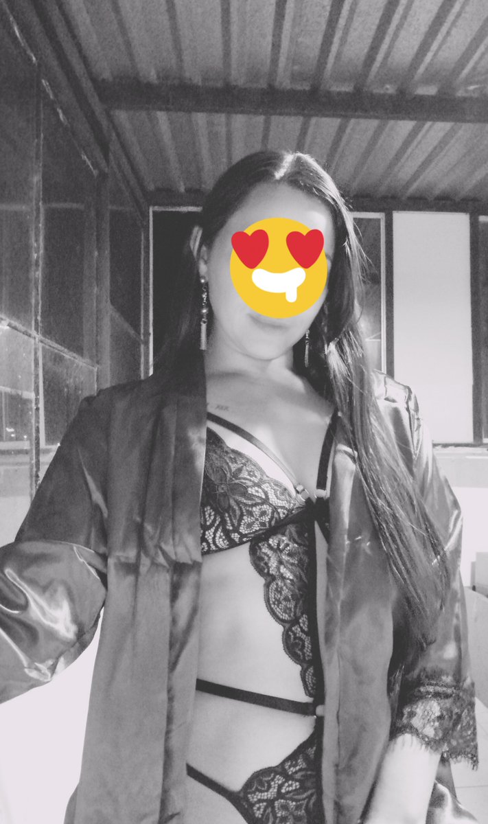 dianadianav40's tweet photo. 🙈Uno de los placeres más grandes que tengo en la vida, es poder apreciar la sensualidad de mi esposa y esa perversión que ella tiene poniendole siempre picante a nuestros pequeños momentos.🥵 
Me encanta verla en lencería y disfrutar de eso tan rico que ella tiene. Que tal? 😈🔥 https://t.co/072ab4eYgu