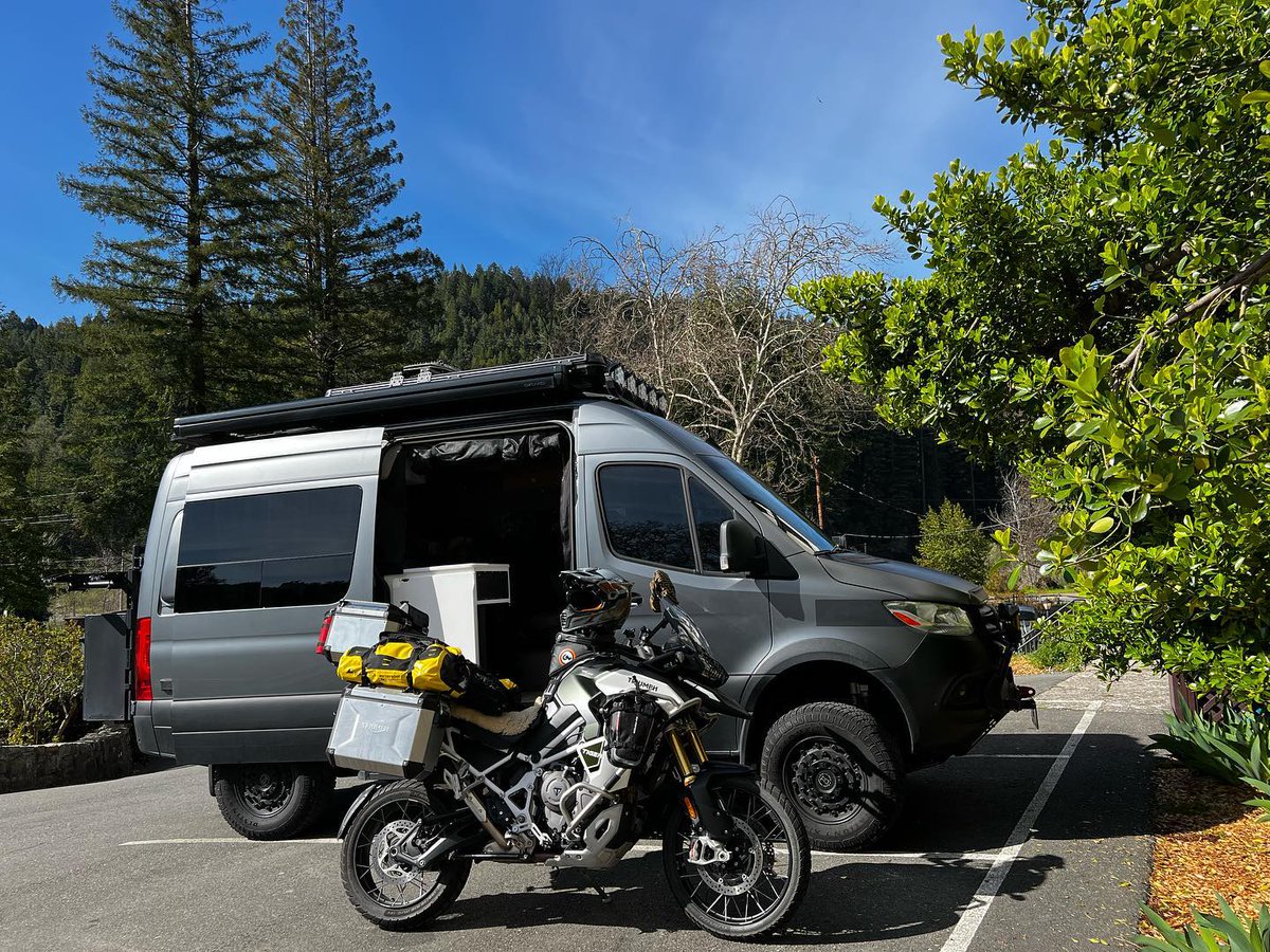 ThersaWhoonhl's tweet photo. San Diego, here we come… First stop: Benbow. https://t.co/Vf59cq8Z2P