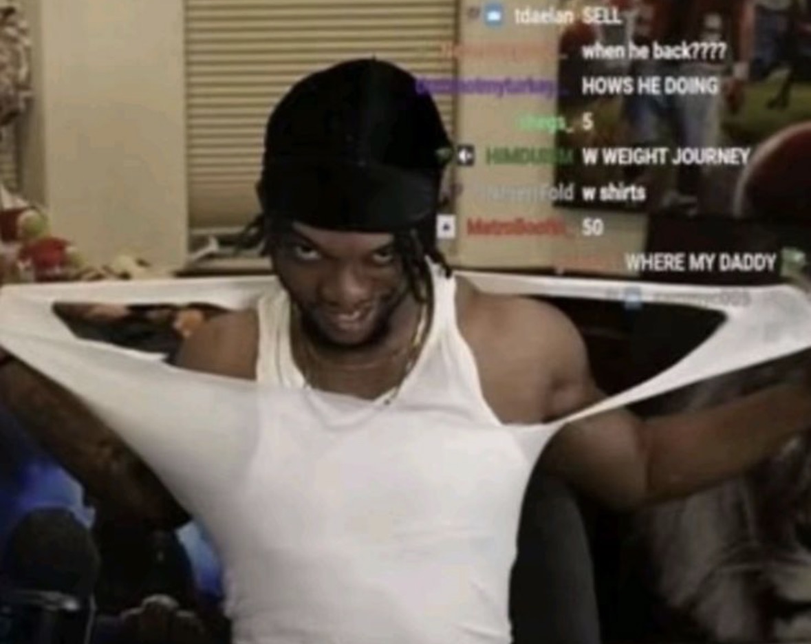 Bingusbut_69's tweet photo. How Blue looks at Red when he does literally anything https://t.co/yxENcS80qB
