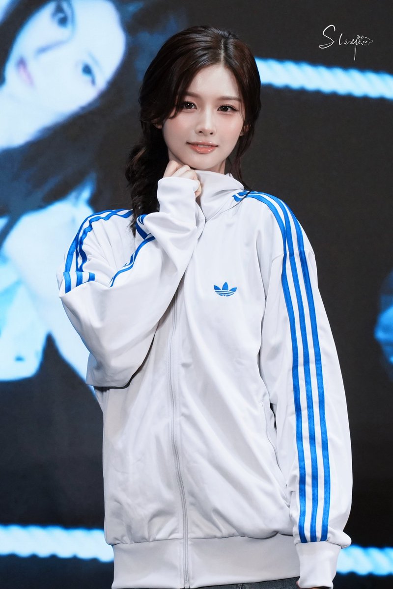sleep_0520's tweet photo. 260830 MS

#설윤 #SULLYOON 
#엔믹스 #NMIXX https://t.co/KgSwGm6Jxo