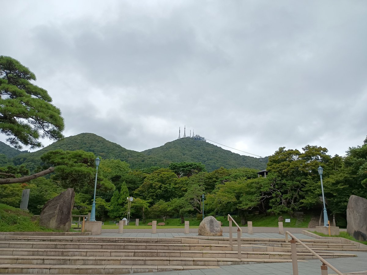 Dks21100's tweet photo. おはようございます✨
今朝は曇り空の函館山です☁
本日も宜しくお願いします☺️
#函館山 https://t.co/wkpyjktbeC