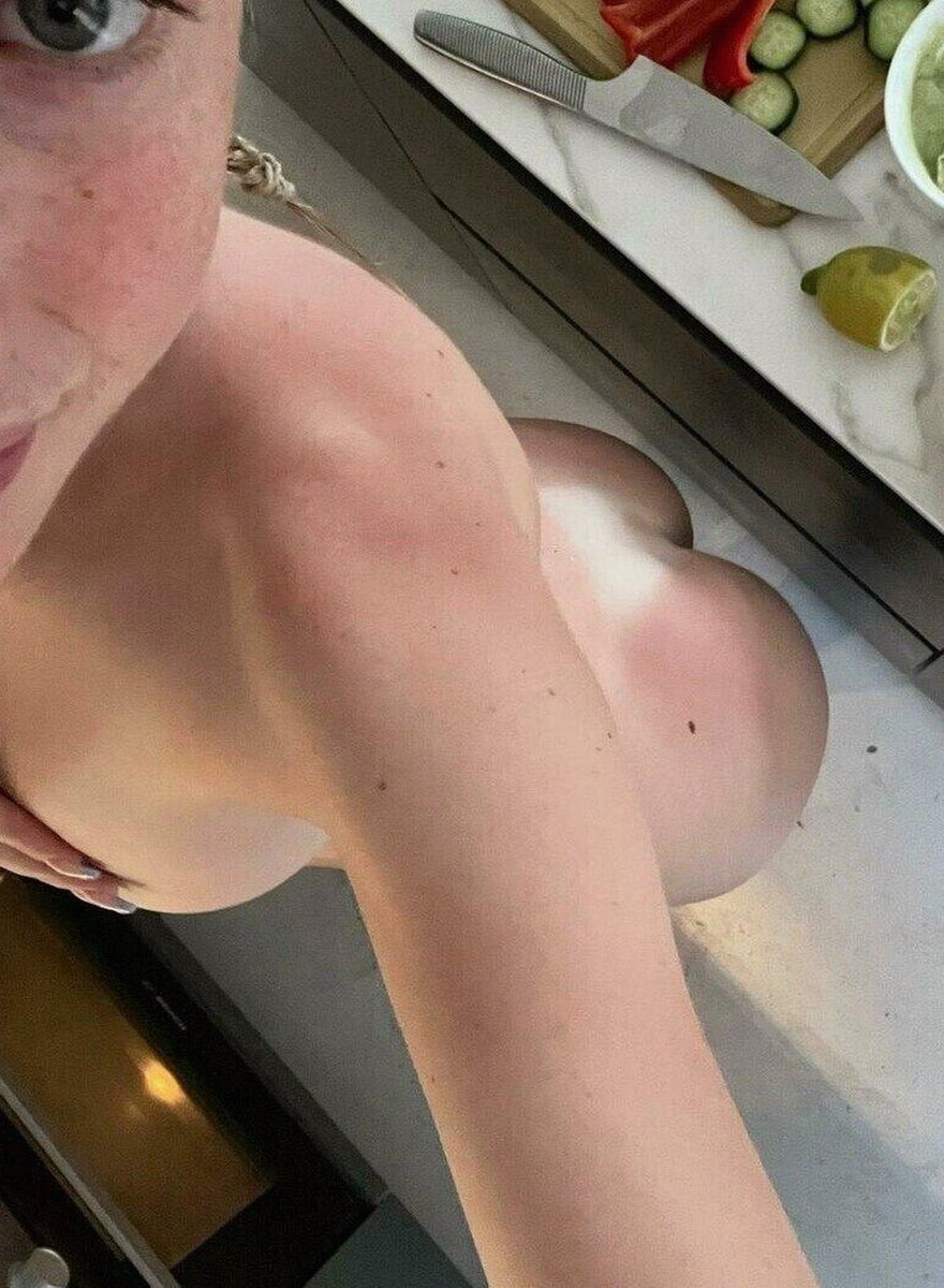 ludwigbosy's tweet photo. Should I wear more or less? 🥵 https://t.co/771pnR0zNw