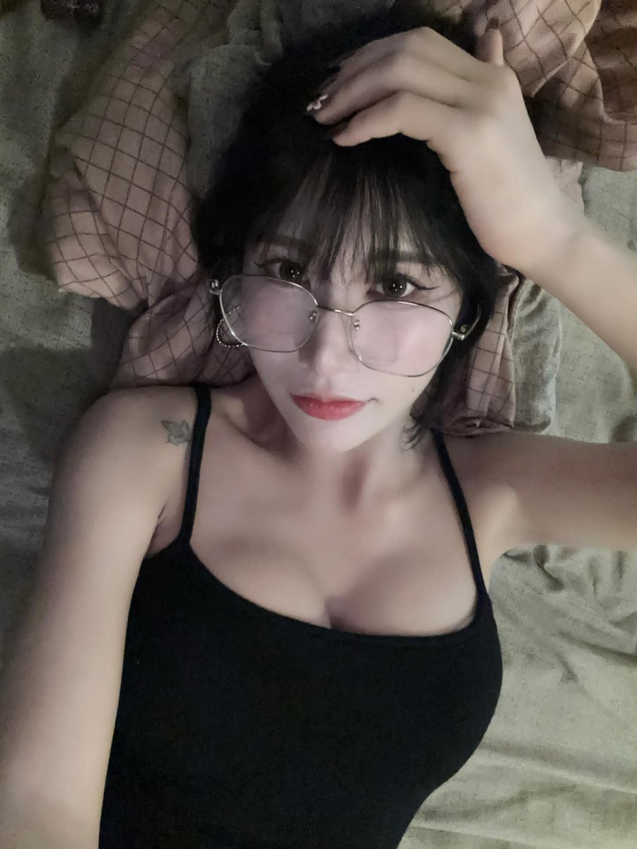 LucileBrid2nbf's tweet photo. ครีมพรีเมี่ยม เนียนจริง🦋
บอกลาวิธีแต่งหน้าแบบเดิมๆ✨
ใช้แค่ตัวเดียว บำรุงกันแดด🌤️

ไม่ต้องง้อแป้ง กันน้ำกันเหงื่อ💦
ไม่อุดตันรูขุมขน🤍

🆔ไอดีไลน์  zanaka99 

#รับงานชัยภูมิ บ้านเขว้า คอนสวรรค์ เกษตรสมบูรณ์ จัตุรัส บำเหน็จณรงค์ ภูเขียว แก่งค้อ คอนสาร เนินสง่า https://t.co/0XvV1mUDfL