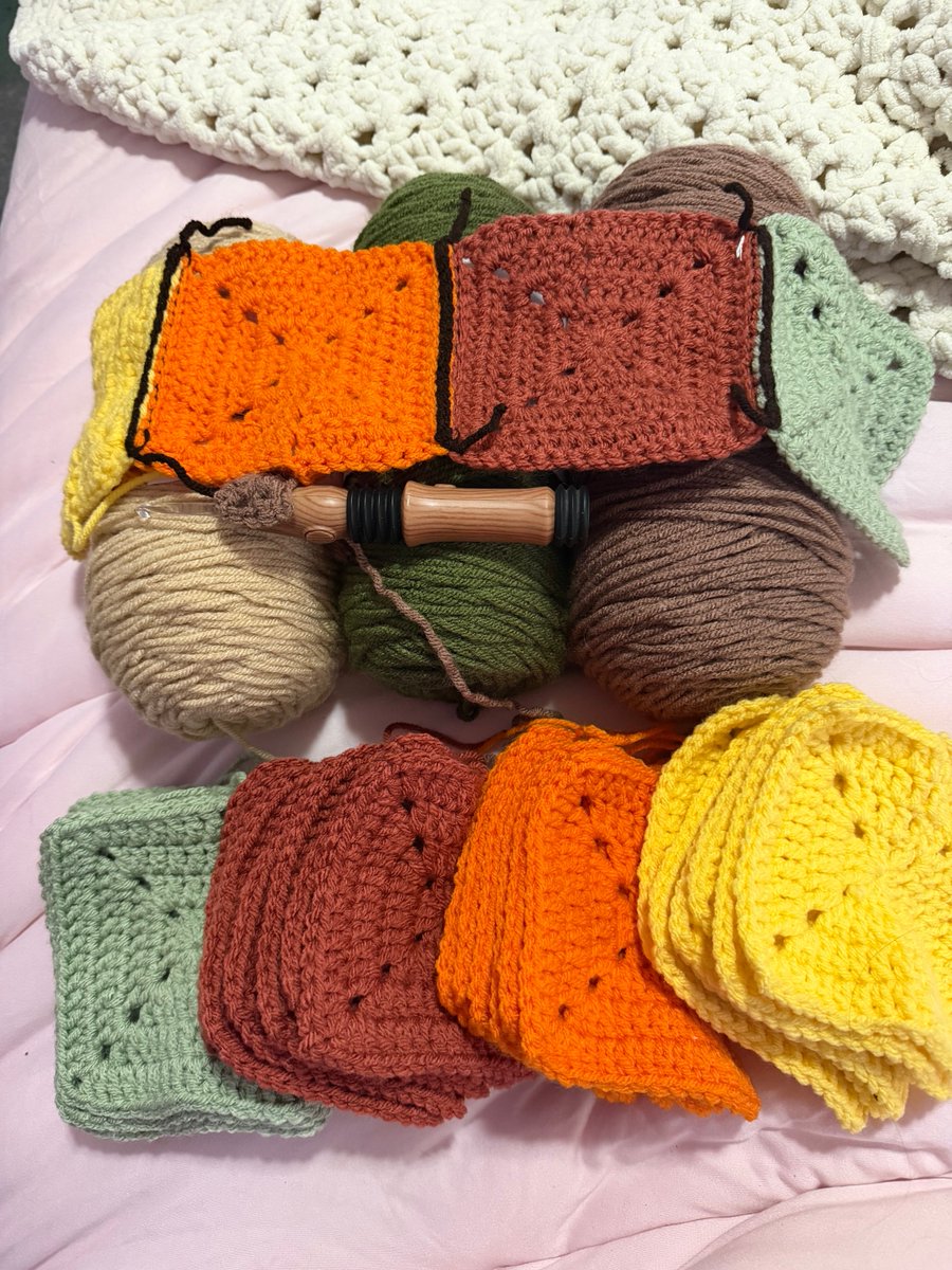 kellysgal's tweet photo. These are what I’m working on atm. 2 fun granny square blankets. #crochet #grannysquares https://t.co/WfaS0QB4EO