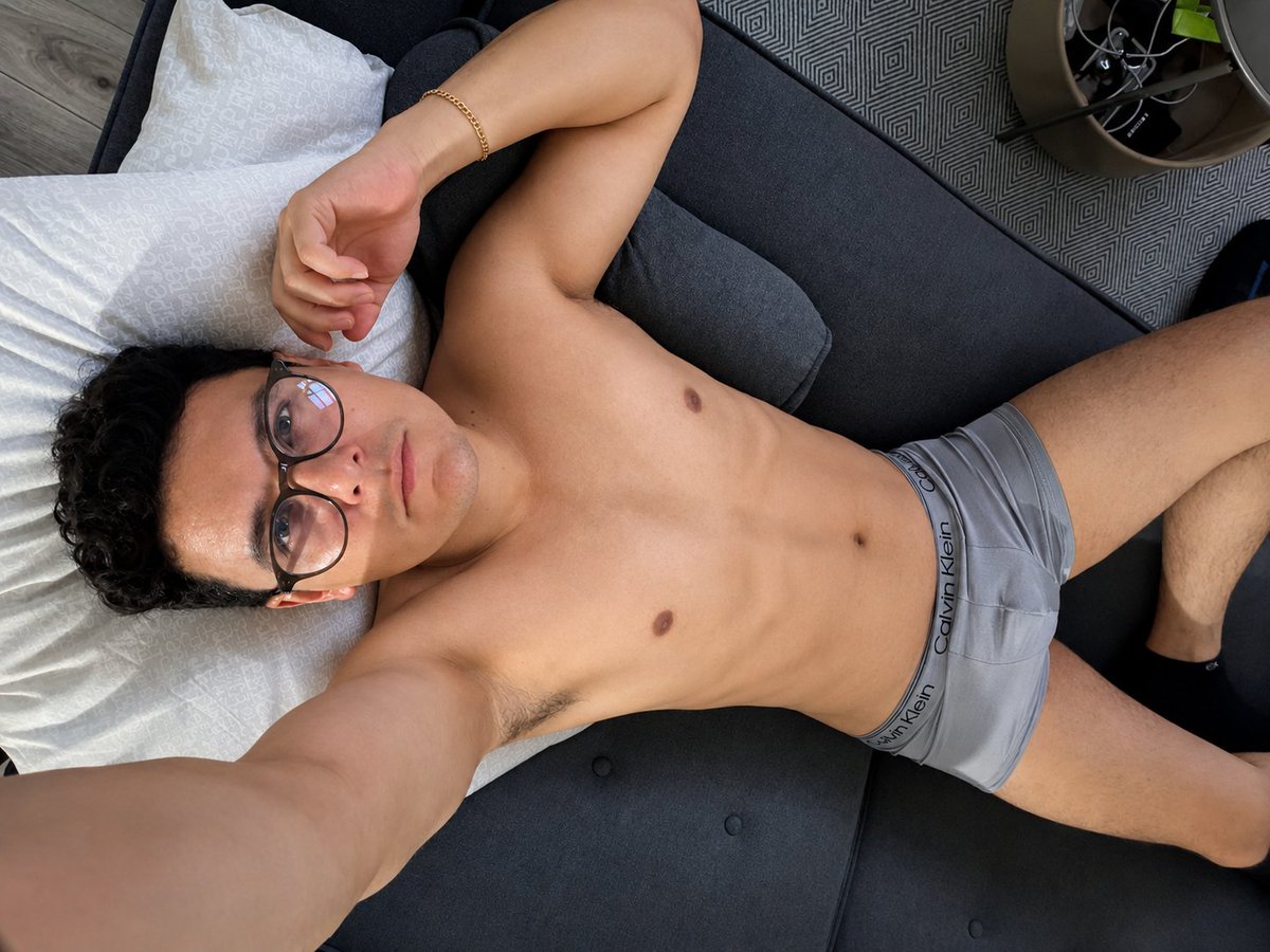 AlekMancilla's tweet photo. ¿Quién dijo “yo” para una sub gratis? 😏🔥 Mándame DM y vemos quién se la gana 👀💋 https://t.co/BlIj1cIrwa