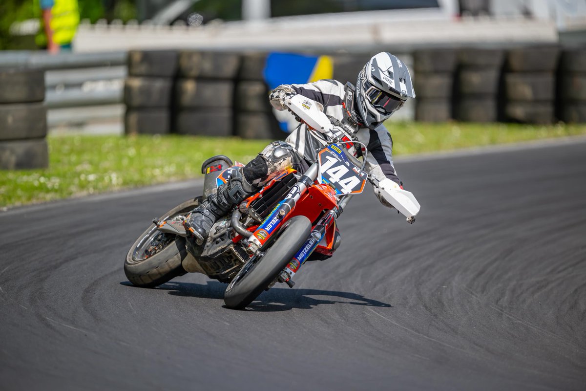 OrphaTsoo88u's tweet photo. First round complete. Qualifying: P4 
Race 1: P3 
Race 2: P2 
Overall: P2 https://t.co/mI5k5yy0RW