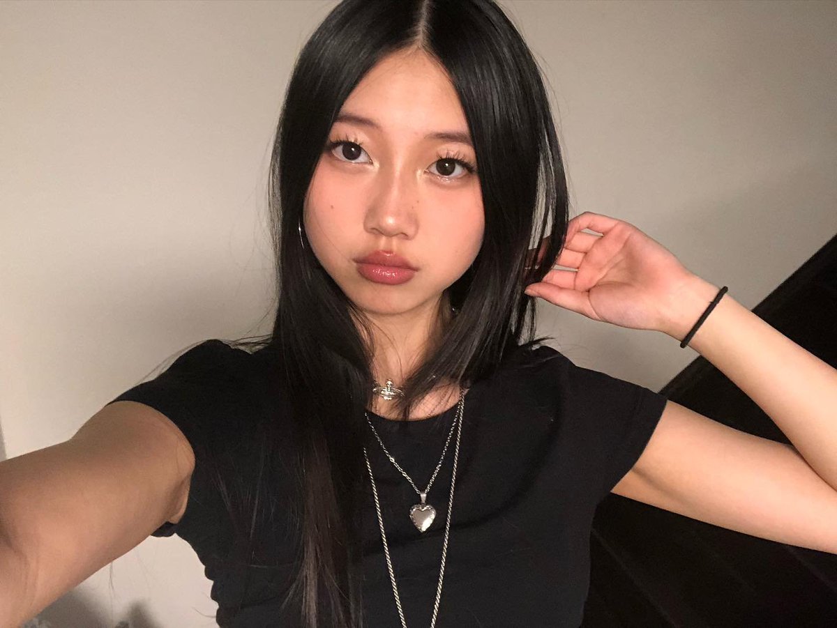 _inaahu's tweet photo. @lisanacbgd Am single from Canada 🇨🇦 https://t.co/L2sHyWXYbu