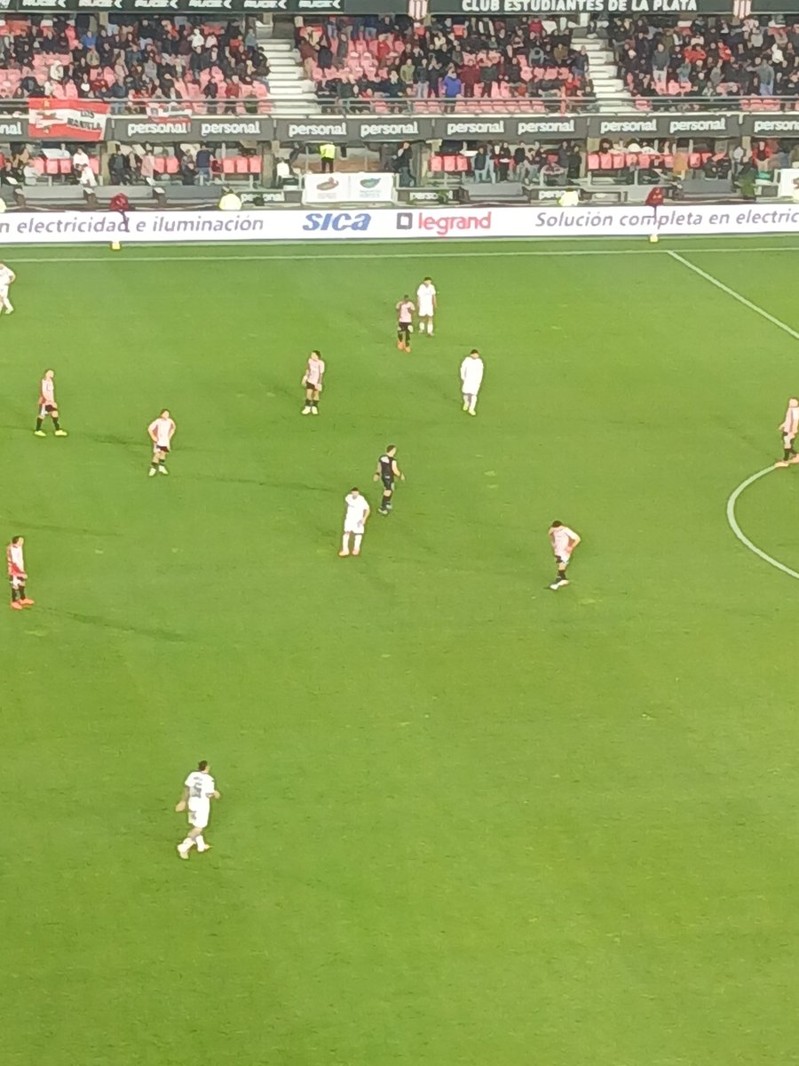 cabrerahercap's tweet photo. Un puntazo de Newell's en La Plata ante un rival que claramente tiene más jerarquía y donde las más claras las tuvo el local. Sin embargo, en el complemento apretó un poco más y generó algo más de peligro con respecto a la primera parte. Mi podio: Reinatti, Gianetti y Mazzantti https://t.co/gK2vkqDkMX