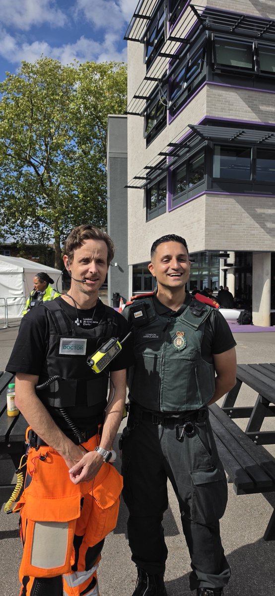 Junaid_APP's tweet photo. A great couple of shifts supporting Notting Hill Carnival with @Ldn_Ambulance , working alongside some brilliant colleagues both out on the road and in the control room.

Large-scale events like NHC require us to work differently, often reaching patients in foot through crowds https://t.co/600IriiaBz