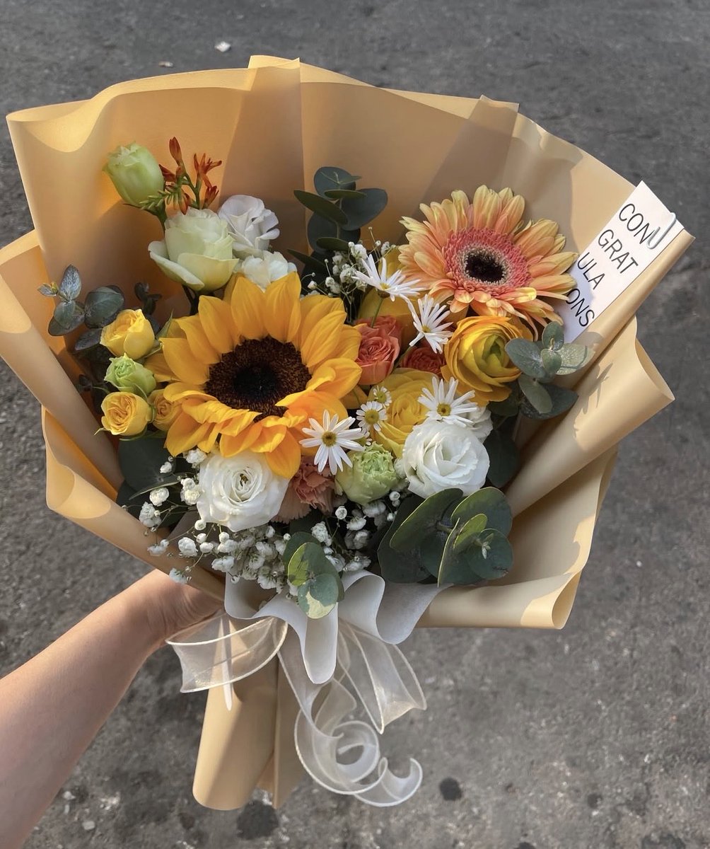 sunflowerchives's tweet photo. Happy flowers https://t.co/a8PG8b5OAQ