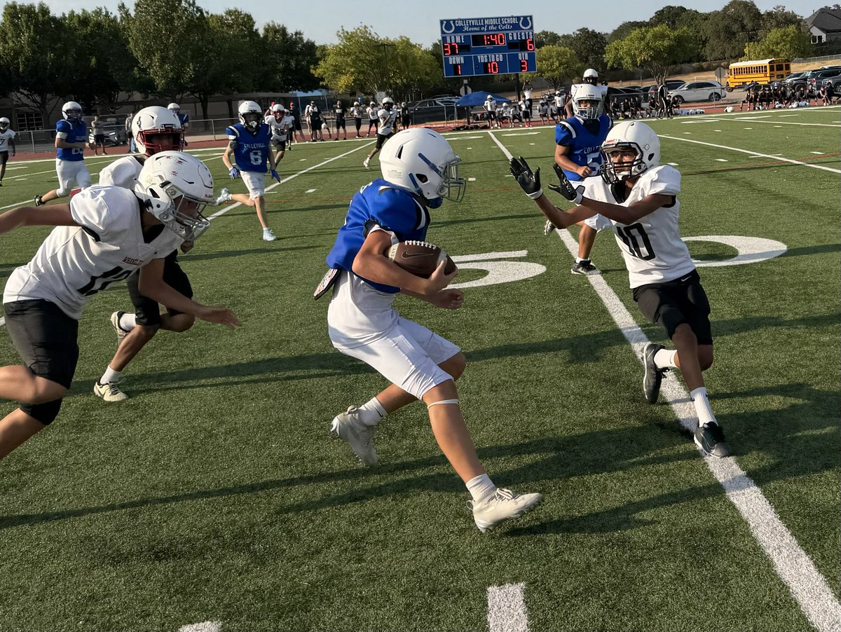 BryanCalvert3's tweet photo. 7th Grade Football is looking strong in their opening game against Coppell West! A Team with a huge win and B Team is leading in the first half of their game! Let’s go Colts!! 💙🤍🐴🏈 @CmsColts https://t.co/UzNu6byXF3