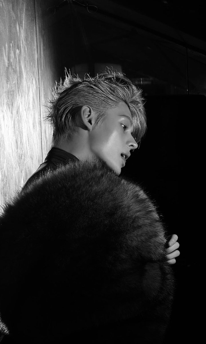cortiims's tweet photo. why he gotta be so damn fine https://t.co/udtKg9BrqX