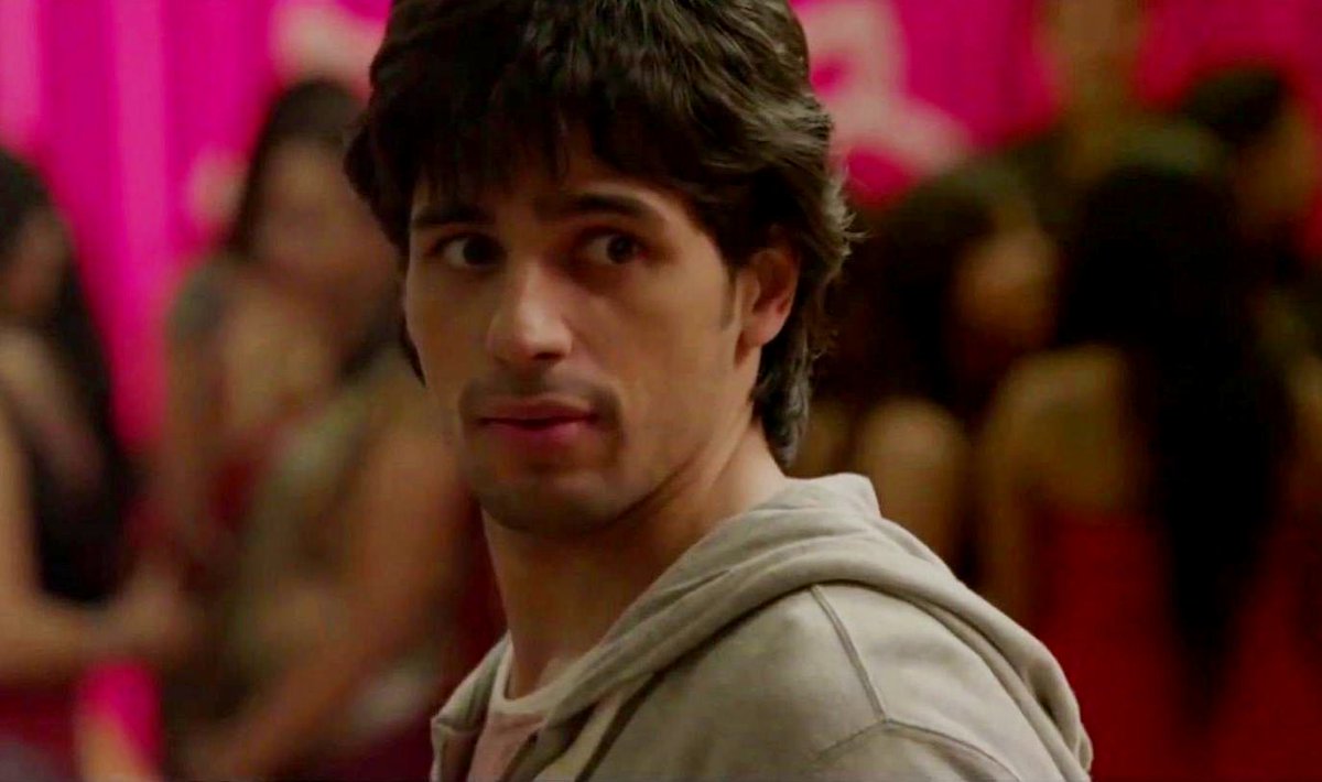 Unique__Ladka's tweet photo. Hasee Toh Phasee se Shershaah aur ab The Vvaan, #SidharthMalhotra ki film choices dekhna sach mein super interesting hai. Folklore fantasy ek boht bada move hai, and agar sahi se ban gayi toh Kantara ke baad ye next sabse badi big-screen folklore experience banegi! 🔥 #TheVvaan https://t.co/fwFi1K4iVz