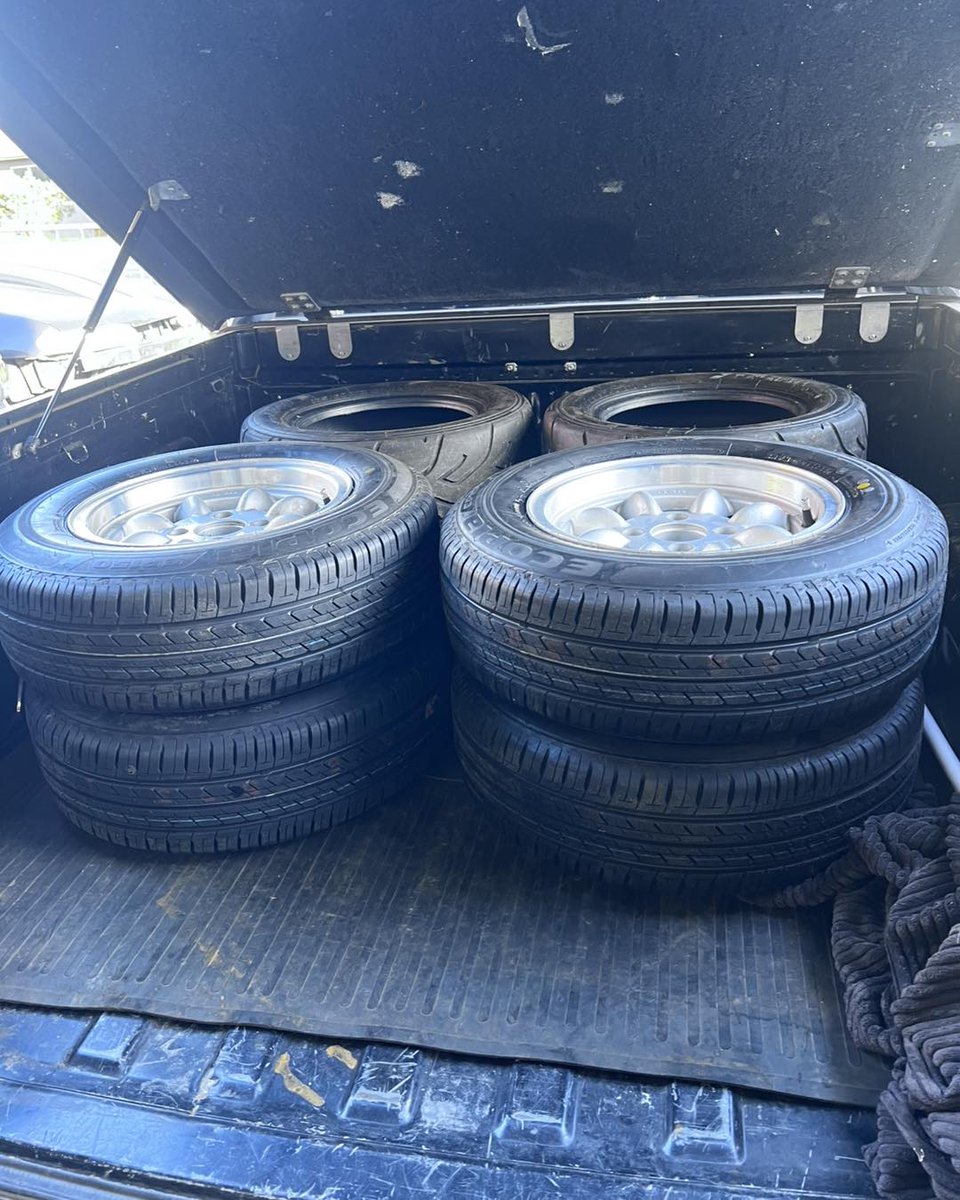 MintaHartspcjl's tweet photo. Some Cortina wheels arrived, replacing the Yokohama Advan A048 racing tyres with street-legal Bridgestone Ecopias. https://t.co/TqzSQrwW0u