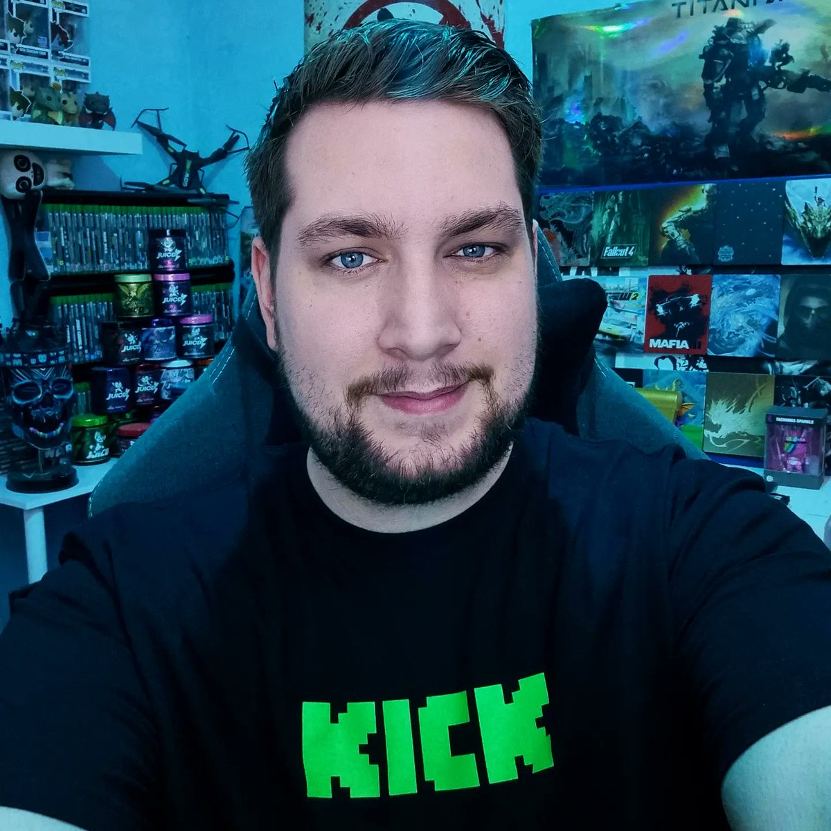FilomenaFldxdb's tweet photo. Free Kick Streaming merch from PAX—don’t mind if I do! https://t.co/izp7a5gZPP