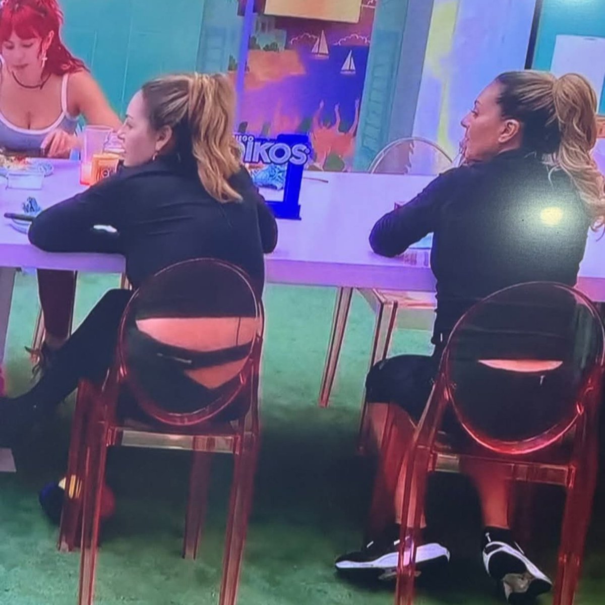 iygssante's tweet photo. que les hagan un edit con girl, so confusing jajaja #LaCasaDeLosFamososMx https://t.co/2l4r3cKd8H