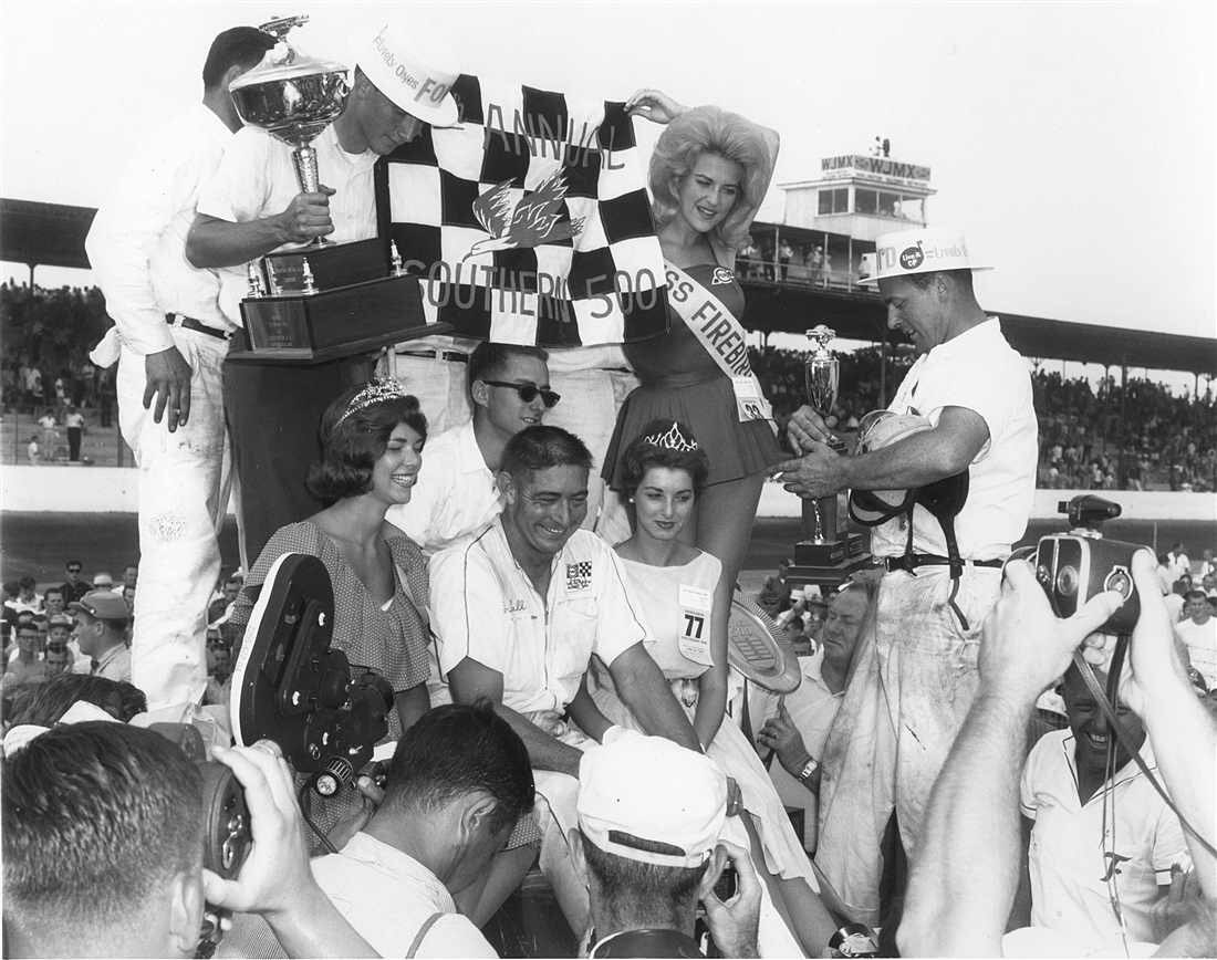 row_racing's tweet photo. #Southern500Winners π
#TooToughToTame
Fireball Roberts - 1963
#2XWinner https://t.co/io2HF0QTi1