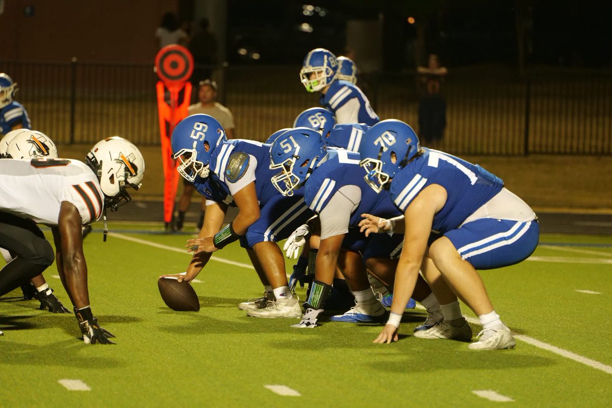 wsisdschools's tweet photo. 🏈 Game days are back, and the Bears are off to a winning start! Brewer claimed a 31-14 victory over Haltom in their first home game of the season.

A huge shoutout to all of our students who help make Friday Night Lights such an incredible experience. 💙🐻 https://t.co/WCPjKuykkP