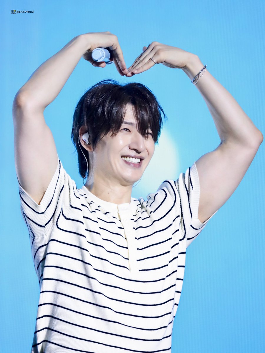 since990113's tweet photo. 260830 서스테이너블 웨이브 페스티벌

이두에서 뿜어져 나오는 사랑인듯💗
#지오디 #손호영 https://t.co/7HKkLcijZF