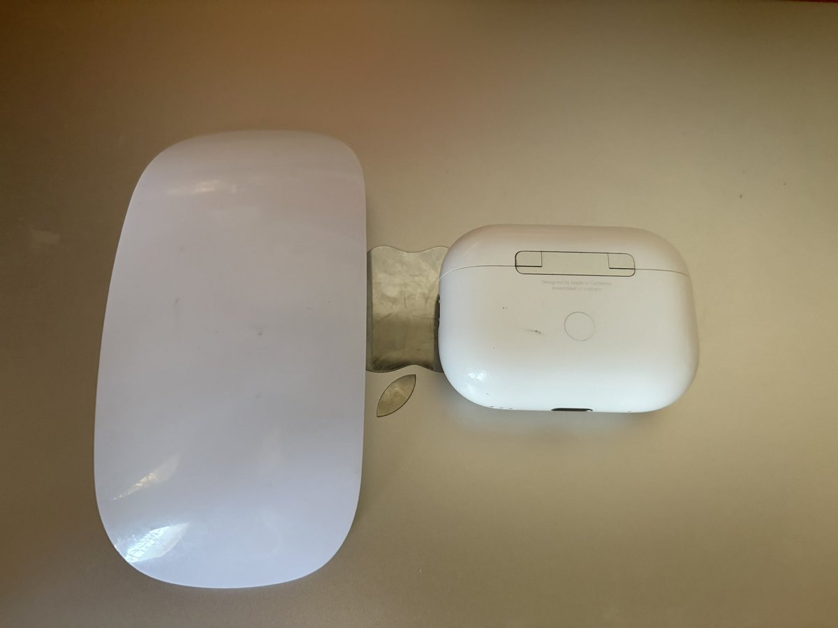 jayredyae's tweet photo. 重磅消息来了

苹果信任CEO 约翰·特努斯（John Ternus）正式宣布

买iPhone 18，将送airpod 和mouse https://t.co/yrphDgDMo6