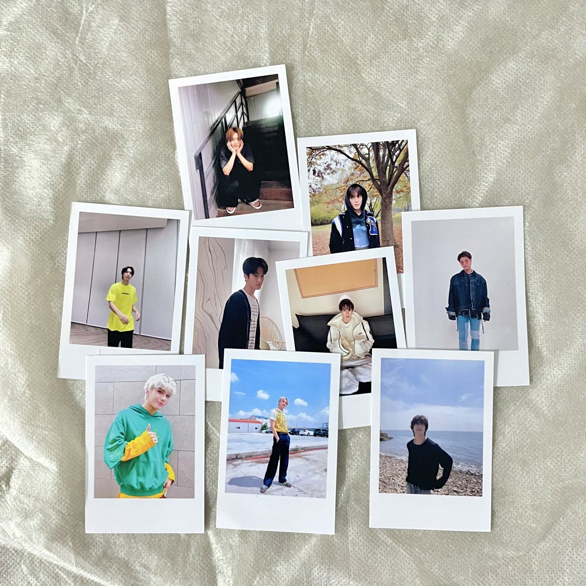 beyourjanuary's tweet photo. รับทําของแจก / Giveaways

✅ งานโปสการ์ด โฟโต้การ์ด โปสเตอร์
✅ งานโพลารอยด์ โฟโต้บูท กระดาษอัดรูป คละรูปได้
✅ งานสติกเกอร์ไดคัท 50% &amp; 100% มีเคลือบด้าน เงา กลิตเตอร์ โฮโลแกรม
✅ สอบถาม dm / line

#GeminiConcert
#BTS_WORLDTOUR_BANGKOK
#ดิวธีร์ https://t.co/KB4c3OyL8O