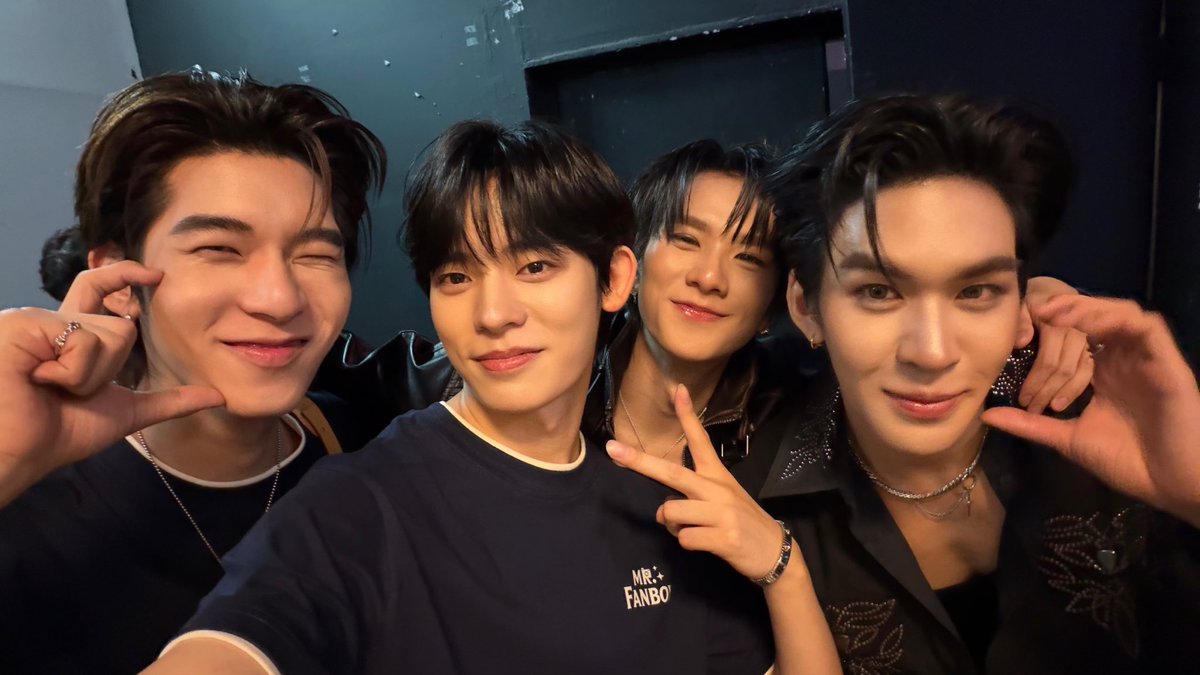 2teepor16's tweet photo. hi everyone, i’m hanako! lf bns/bl moots^^

⋆˚࿔ she/her ‘01 🇵🇭
⋆˚࿔ new to bl twt
⋆˚࿔ mains: ttp, knp, auausave, znn, tlefirstone, thomaskong, ppw
⋆˚࿔ this will be my bl stan/bns acc
⋆˚࿔ like/rt will be much appreciated thx

Let’s be moots pls i need bl friends and bns friends!
#bltwt