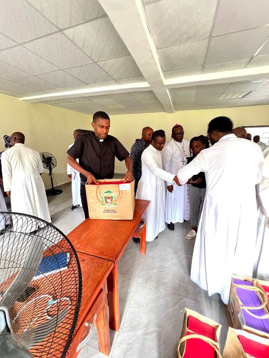 haywhyutd's tweet photo. CBCN Hosting Committee Intensifies Preparations in Osogbo
The CBCN Hosting Committee of the Catholic Diocese of Osogbo today met with the Local Ordinary, Most Rev. John Akinkunmi Oyejola, to consolidate ongoing plans and intensify preparations for the forthcoming Catholic Bishops’ Conference of Nigeria (CBCN) gathering in Osogbo.
The meeting reviewed key aspects of the hosting arrangements, after which members went round the various locations to inspect the plans on ground, assess progress and ensure that all necessary preparations are in place.
With the gathering fast approaching, the Diocese is leaving no stone unturned in its efforts to ensure a successful and befitting hosting of the Bishops of Nigeria.
#CatholicDioceseOfOsogbo
#CBCN