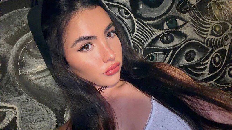 Fluffy_OTV's tweet photo. Her faceporn is unmatched 🥵 https://t.co/zCotJylNeI