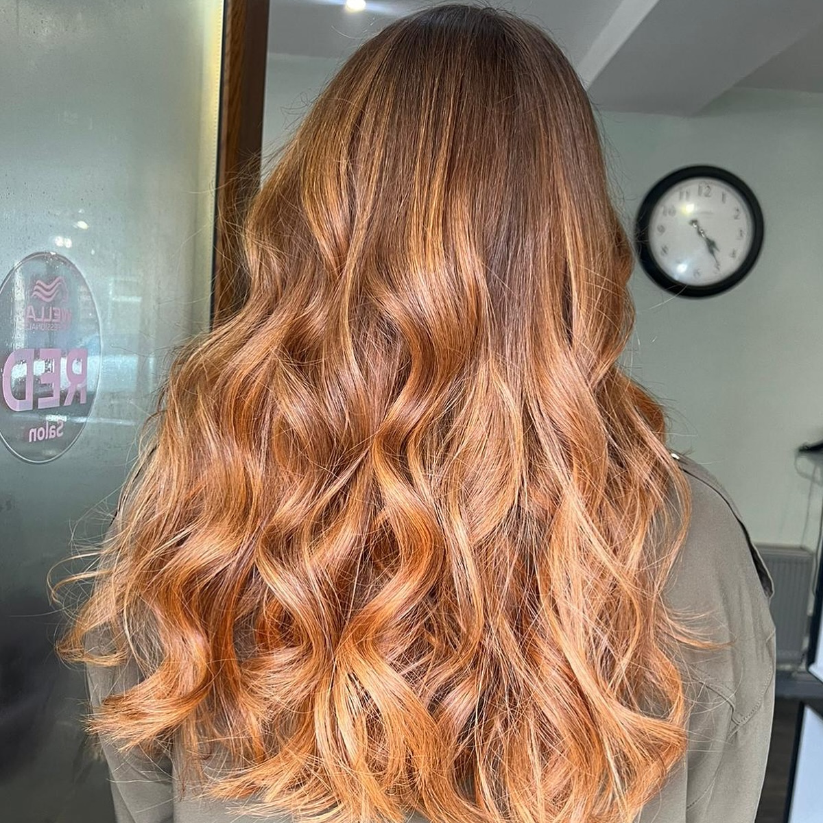 ToddMuchleucw's tweet photo. Low-maintenance copper balayage with Olaplex and a gloss for lasting shine. Looking for effortless colour? Our stylists can tailor the right technique to your goals. Book with Sophie via DM or call the salon. https://t.co/pmDzNRItyh