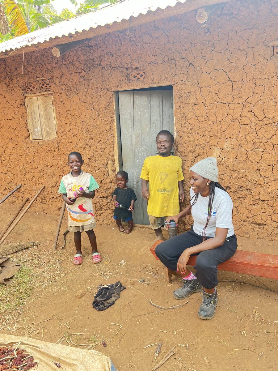 DisabilitySign's tweet photo. The smiles and happiness we want to create around children and families of Persons with disabilities 😀🥰@CommunitiesOrg @incpart @SBagalaliwo @reachahand @USEmbassyUganda @EstherKyozira @emmyarineitwe @TwezuuleF @Olivenamutebi @albinismumbrell @EduPlastics1 @UNAPD @SNUPA6 https://t.co/dujYIqJjXO