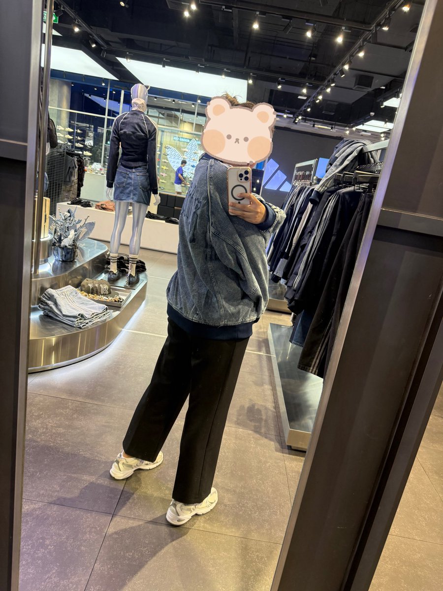 somsom_saru's tweet photo. สีของน้องแบมสวยสุด (คหสต)
ผมก็จัดมา 1 ตัวโส้ยๆๆ

#BamBamxadidasOriginals https://t.co/UbRSLzrahJ