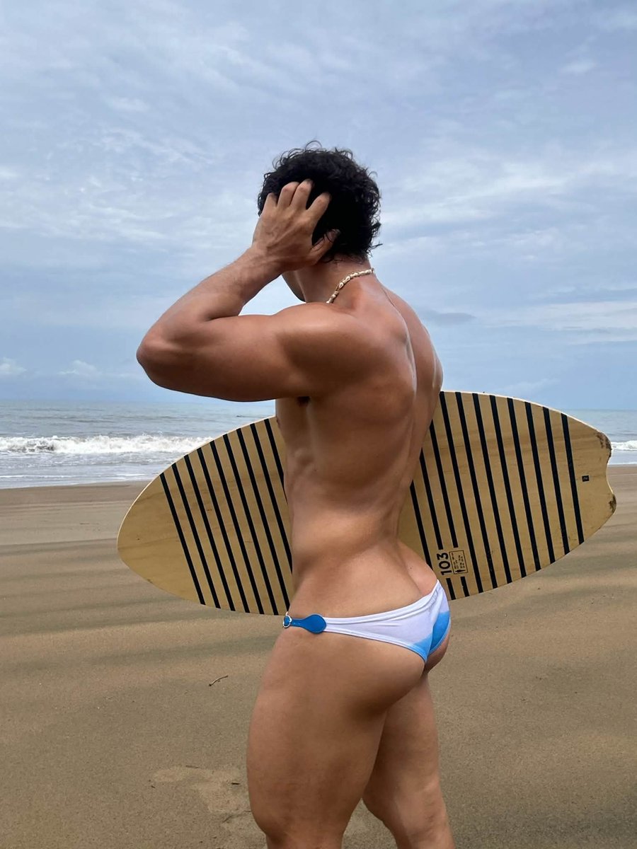 colt_star's tweet photo. Rene cake cake cake #sexyhunk #hothunk #glutes #bubblebutt #muscle #toohot @renebyken https://t.co/pMPKIyizFe