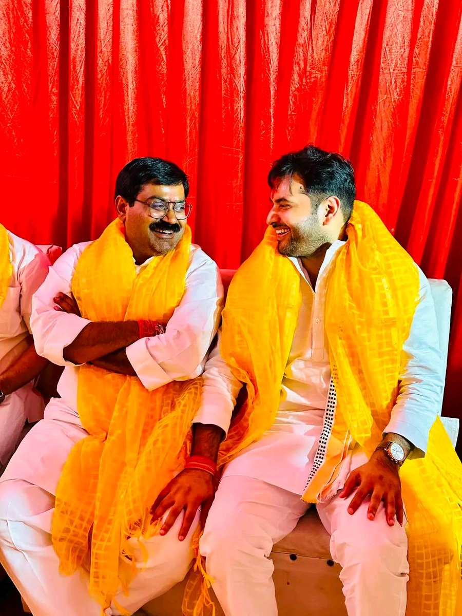 kushsharma_adv's tweet photo. कार्यकर्ताओं के मध्य लोकप्रिय एवं संगठन के लिए समर्पित भाजपा बुलंदशहर के यशस्वी ज़िला अध्यक्ष भैया आदरणीय Vikas Chauhan जी आपको जन्मदिन की हार्दिक शुभकामनाएँ। प्रभु से आपके उत्तम स्वास्थ्य एवं दीर्घायु जीवन की कामना करता हूँ।🙏🏻💐 https://t.co/6ohaZ2rCVt