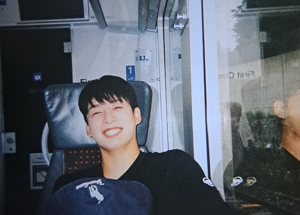 kmnfate's tweet photo. jungkook by jimin 📸 https://t.co/rNeqho7biP