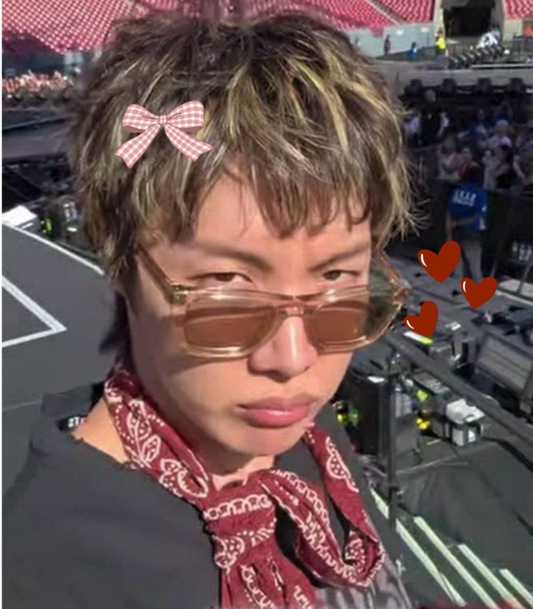 hobibows's tweet photo. Pouty bowbi 🎀💜✨️ https://t.co/x4foOwRFEn