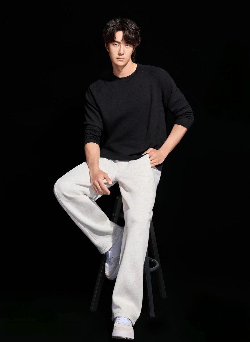 Okcd_aktf's tweet photo. STUNNING WANG YIBO!! https://t.co/TNrW0tJHq1