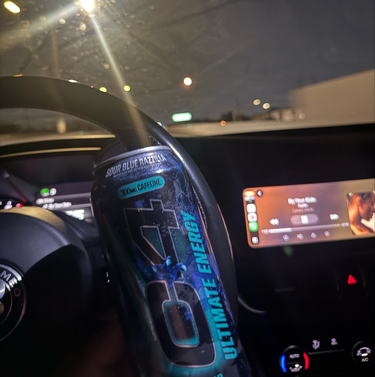 tono___tone's tweet photo. 300mg of caffeine, Full moon, Sade blasting … I’m feeling something https://t.co/1wY3jRd7tB
