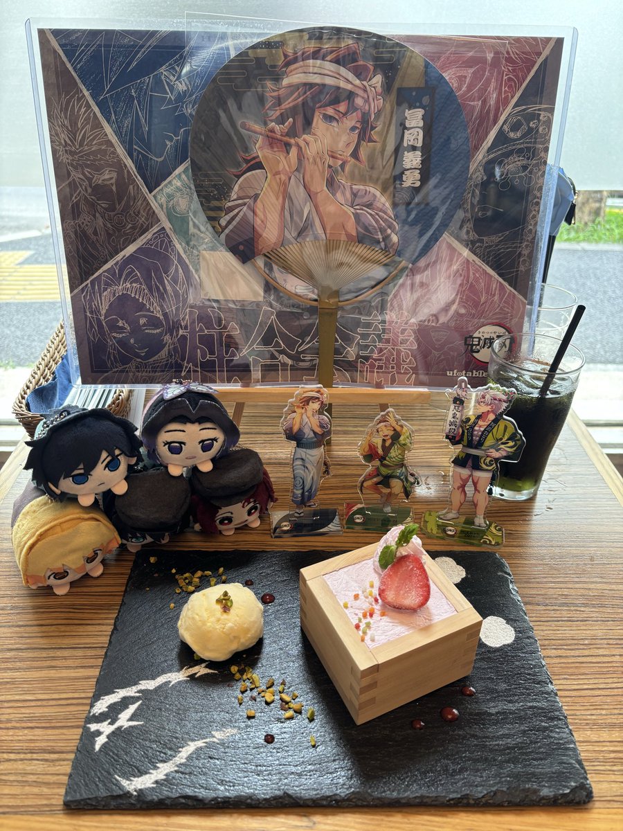 pnpn905's tweet photo. 明治村の皆さんと☕1階に行ってきました💕
実弥さんと禰豆子のドリンクがかなり辛口💦
柱合カリー、野菜ごろごろで美味しかったです😋
禰豆子ちゃんプレートはすっごく可愛い！ちゃんとぷんぷんしてる🤣
実弥さんはさっぱり系シャーベットかと思ったらバニラアイスでした💚 https://t.co/eH26Vaj9M0