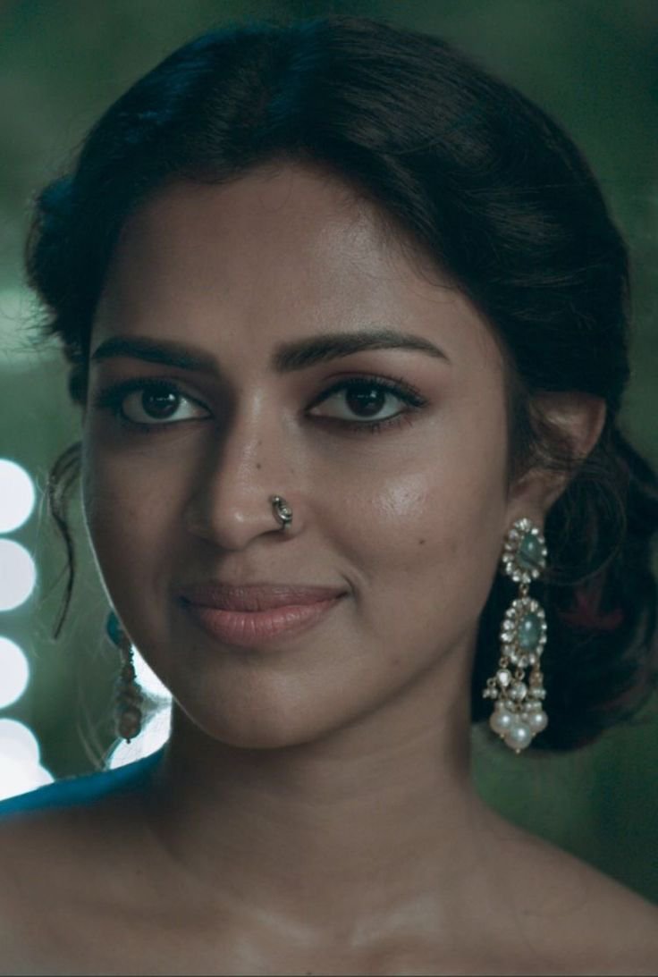 lannistergenz's tweet photo. Amala Paul mari oru item ah kalyanam pani avala nama friends and family ku share pani anubavikanum😘

insta la couple vlogging channel open pani iva udamba Nala kaati adhula vara comments pathu kai adikanum🥵

Ivala mari oruthi ungaluku wifea kedacha ena panuvinga? 

#cuckold https://t.co/EhkSwSGHJB