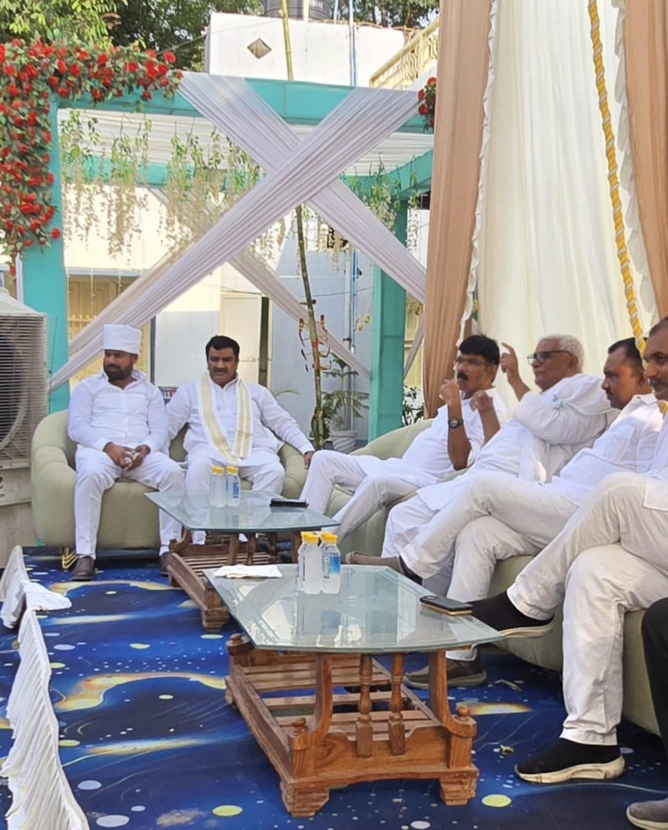 santoshverma009's tweet photo. जनसेवा के प्रति समर्पण और संगठन के प्रति प्रतिबद्धता की सशक्त पहचान, प्रदेश महासचिव, उत्तर प्रदेश कांग्रेस कमेटी एवं सदस्य, A.I.C.C. श्री जय करन वर्मा बाबू जी को जन्मदिन की हार्दिक बधाई एवं अनंत शुभकामनाएँ।

@JKVermaINC https://t.co/KlbnFXx1O7