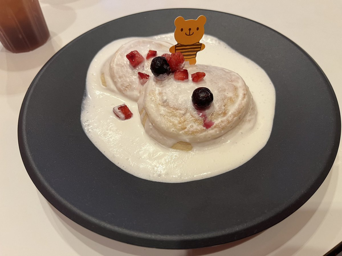 89_amnim's tweet photo. カラオケしに来たらアプリにたまたまクーポン来ててパンケーキ出てきた！うれし！ https://t.co/S6fMg7tSfl