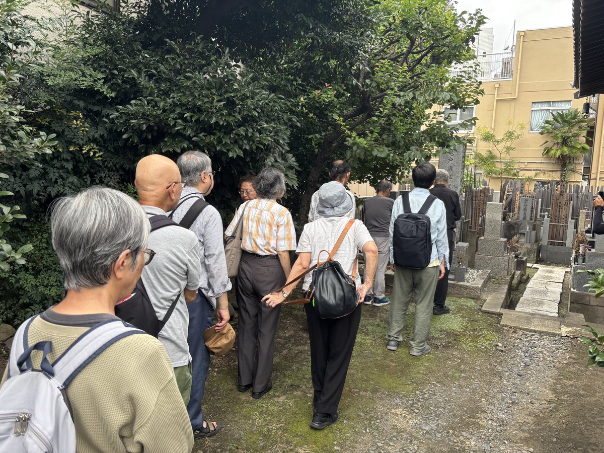 sudamitsuteru's tweet photo. 今日は関東大震災の朝鮮人・中国人虐殺から103カ年。東部労組は労組反戦実行委の仲間と横網町公園の慰霊式に参加後、労働運動活動家が虐殺された亀戸事件の慰霊碑を訪れて追悼。改憲・大軍拡、武器輸出、国旗損壊罪、スパイ防止法など戦争と弾圧を強める高市政権の打倒を！日朝中の人民は連帯しよう！ https://t.co/R0Tc2p0jYd