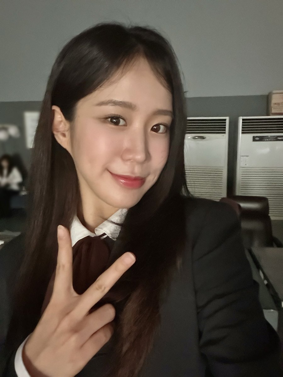 dkent_artist's tweet photo. [#박새힘]

새힘 배우의 뮤지컬 <수레바퀴 아래서>
프로필 현장 사진이 도착했습니다 🎁🕊
새힘 한스 많은 기대 부탁드립니다 🤍

한스ㅣ박새힘

2026.10.13 - 2027.01.03
SH아트홀

#더블케이엔터테인먼트
#더블케이아티스트 #수레바퀴아래서 https://t.co/60aMdpCLE8