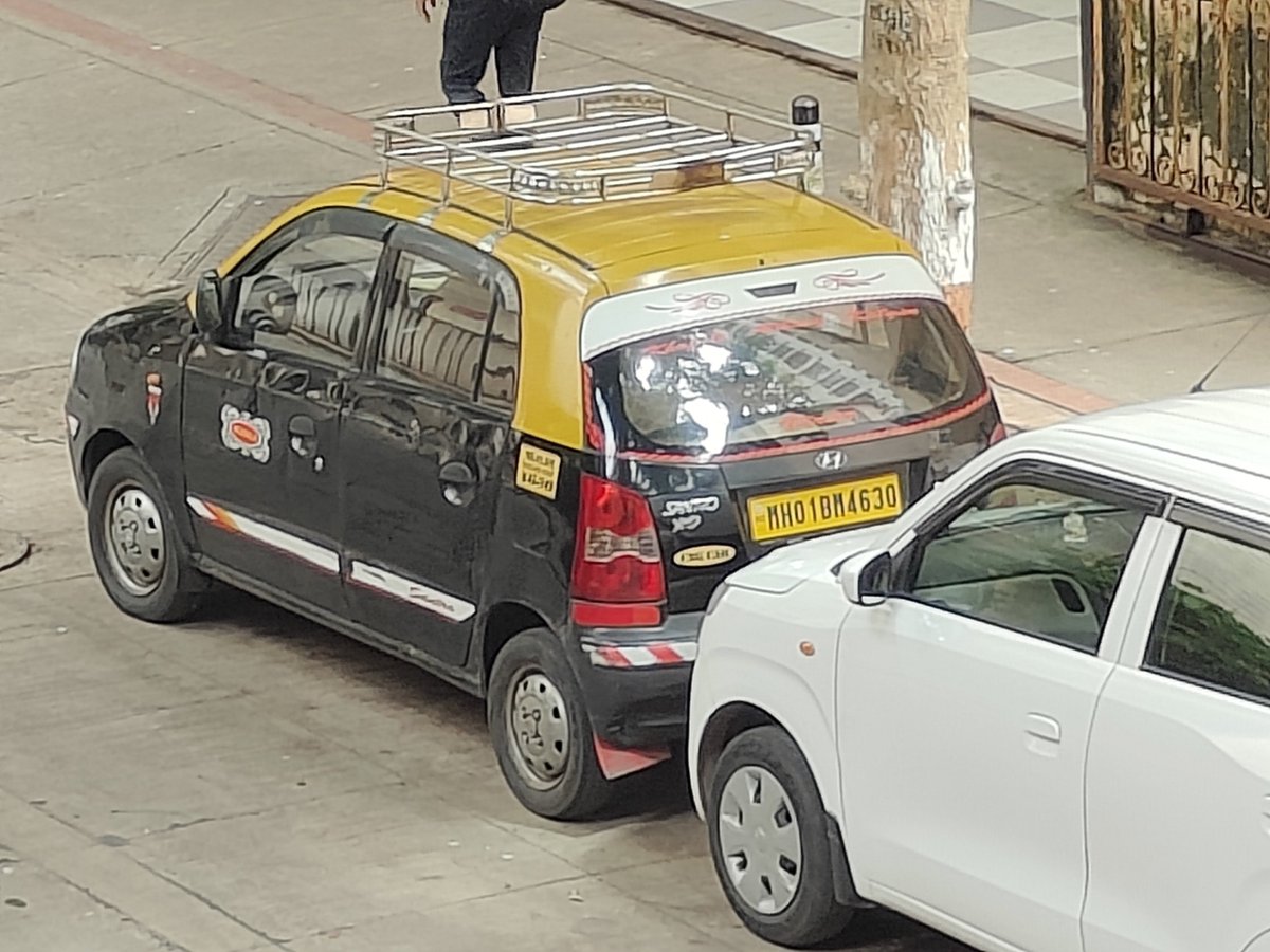 arjunpancholi's tweet photo. Again kaali peeli is parked at non taxi parking stand - dr kashibai navrange marg, new gamdevi, mumbai 400007. @Dev_Fadnavis @mieknathshinde @MTPHereToHelp @MumbaiPolice @GamdeviPS @DBMargPS https://t.co/BEhn6pRfBv