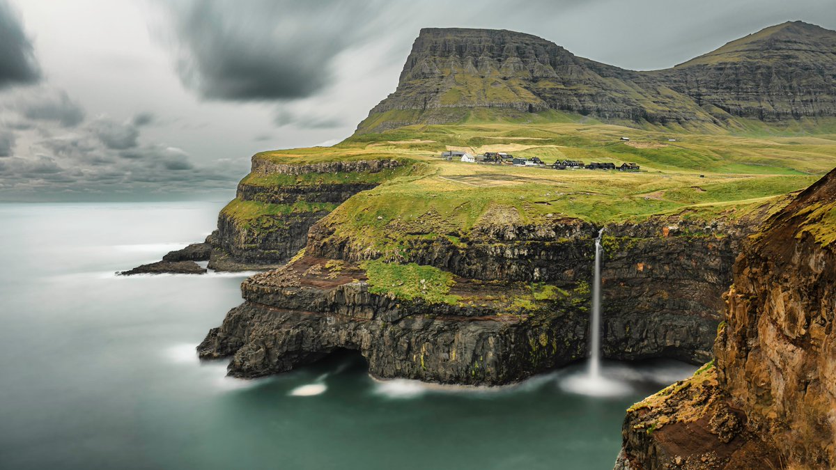 ArnetteRando's tweet photo. The Faroe Islands are breathtakingly beautiful, with steep cliffs, deep fjords and small villages. Ideal for lovers of unspoilt nature, hiking, tranquillity and spectacular landscapes. 1. Drangarnir
2. Trøllanes
3. Múlafossur https://t.co/c6tvgzo4ox