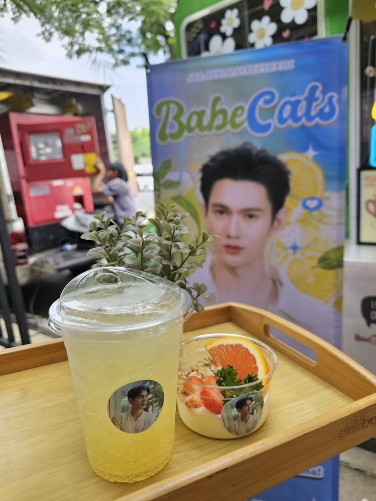 Zoe_quanquan's tweet photo. 🚛《The Grim Lover》Q31餐车应援🚚
❤️我们的骄傲，我们的宝贝👑
All the best with filming the new drama.@pavelphoom 

#pavelphoom
#BabeCats https://t.co/7vBVPic1OK