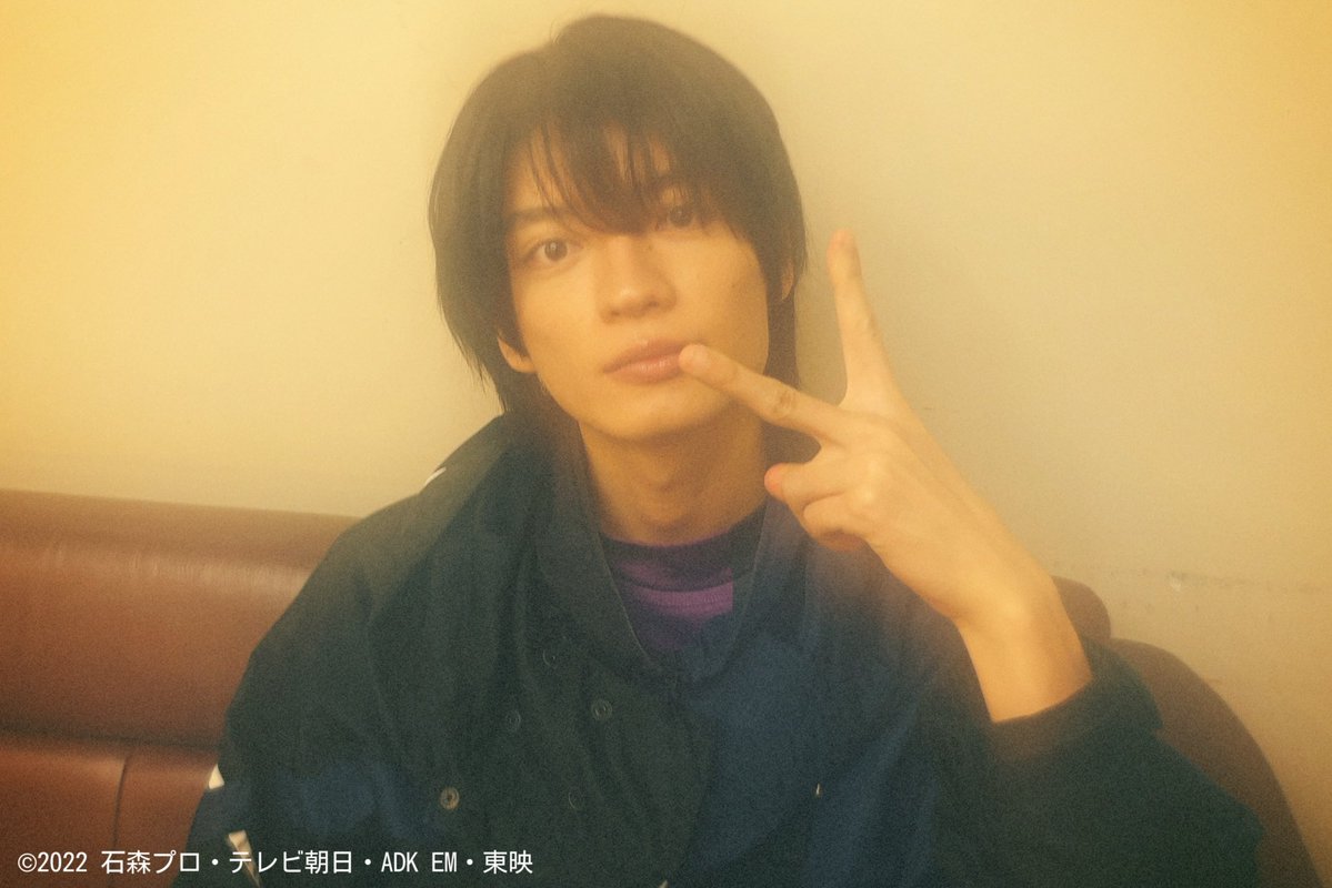 kurohige_520's tweet photo. 【朗報】本日からU-NEXT、アマプラ、Huluで仮面ライダーギーツのテレビ本編全話＆劇場版が見放題配信開始です‼️‼️俺が生涯大好きなミッチーをみんなにも見て欲しい‼️‼️‼️吾妻道長という人間の不器用さと可愛さと人間臭さを知って欲しい🐮💜あと、演じてる杢代和人って人がめっちゃかっこいいです😎 https://t.co/YmZWOksjGP
