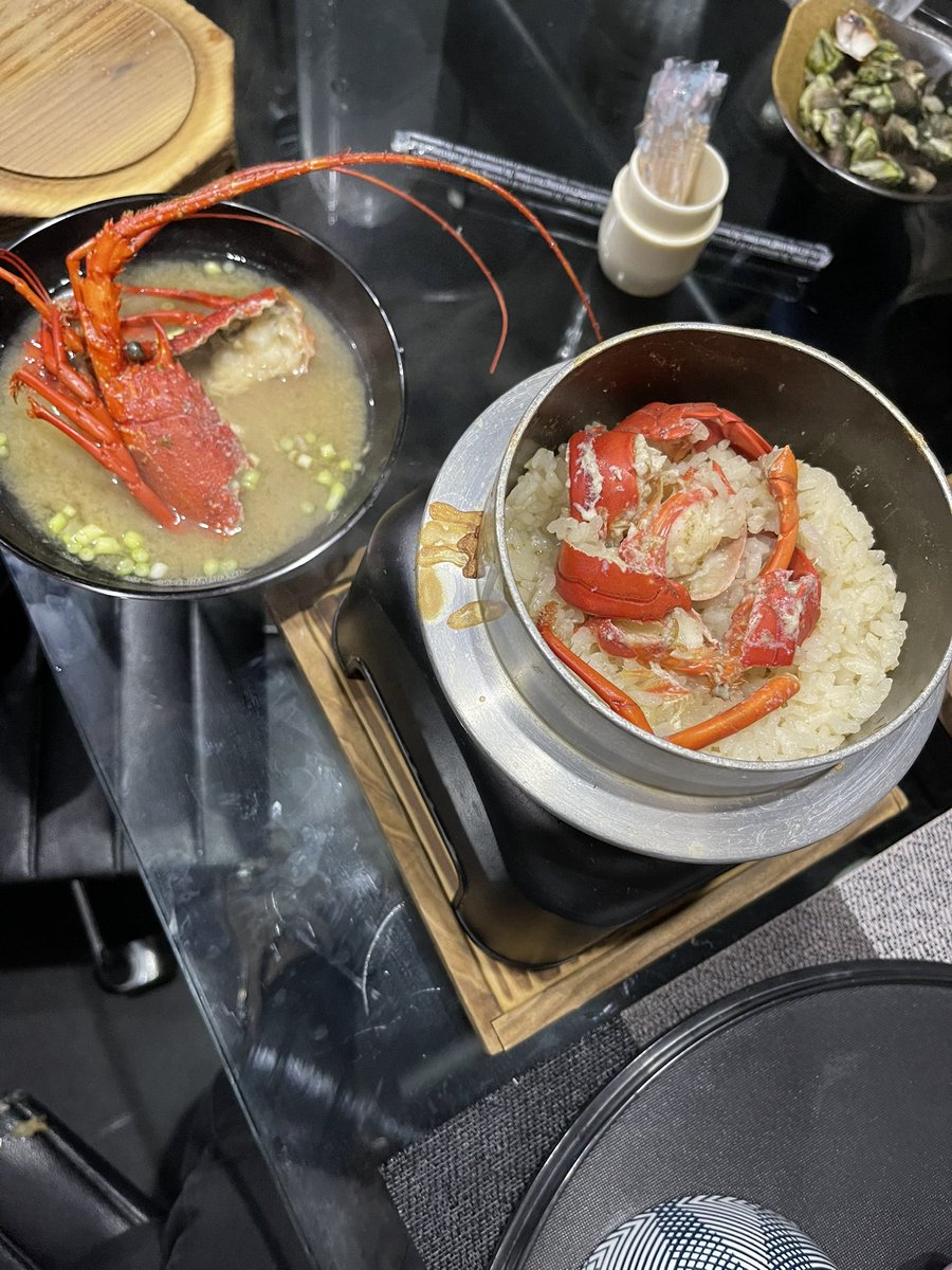 betty_mone's tweet photo. 伊豆白浜神社からのホテルで海鮮ビュッフェ🦐iZooの爬虫類が可愛すぎだし海が綺麗✨️ https://t.co/pps9WqVwNM